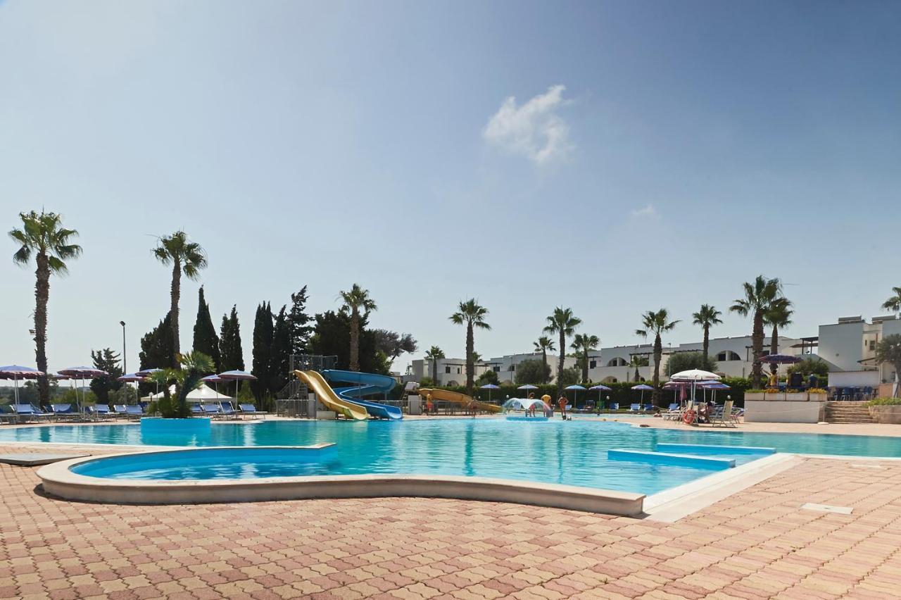 Alba Azzurra - Cdshotels Torre dell'Orso Exteriör bild
