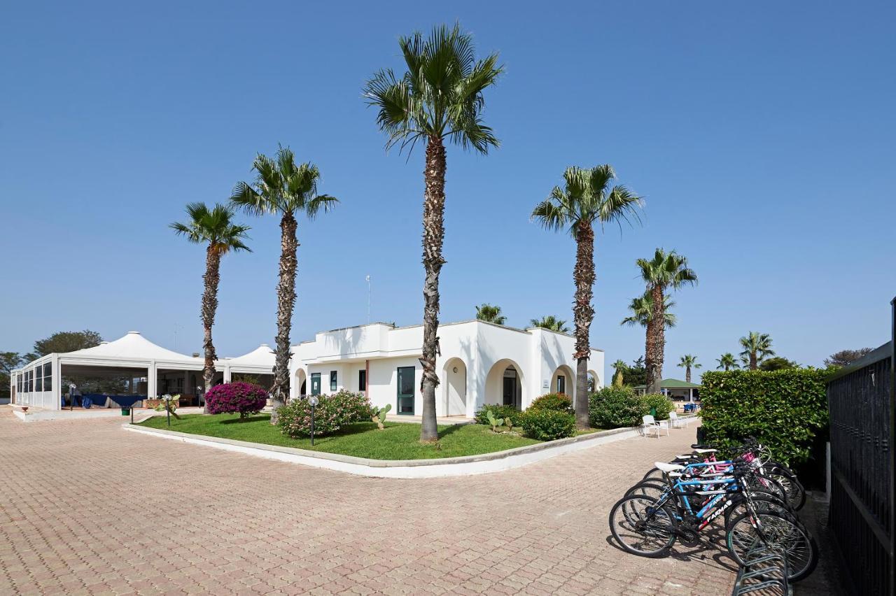 Alba Azzurra - Cdshotels Torre dell'Orso Exteriör bild
