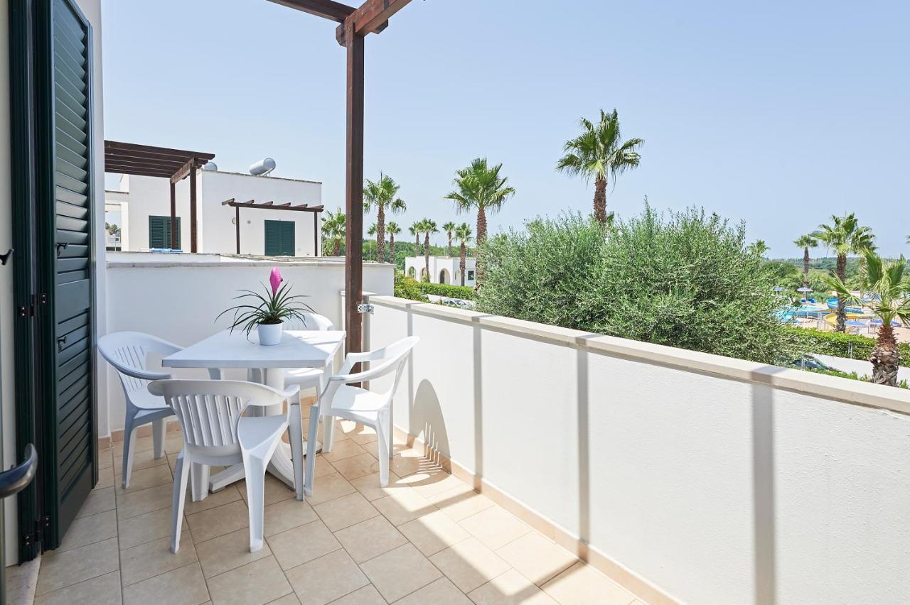 Alba Azzurra - Cdshotels Torre dell'Orso Exteriör bild