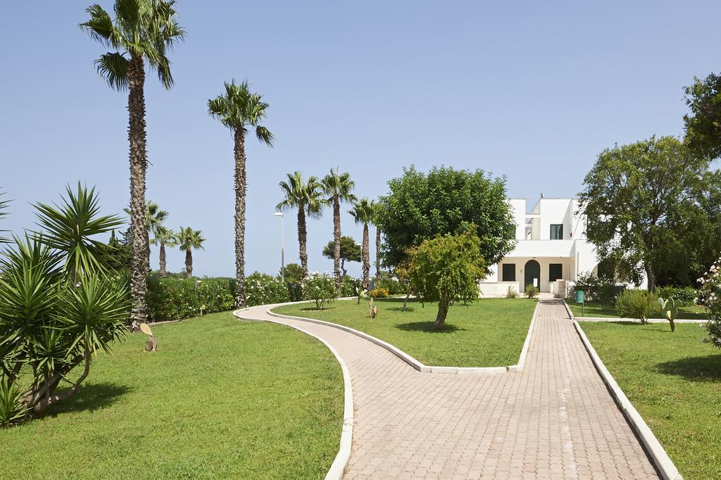 Alba Azzurra - Cdshotels Torre dell'Orso Exteriör bild