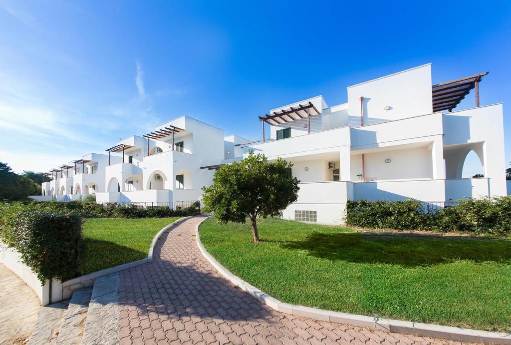 Alba Azzurra - Cdshotels Torre dell'Orso Exteriör bild