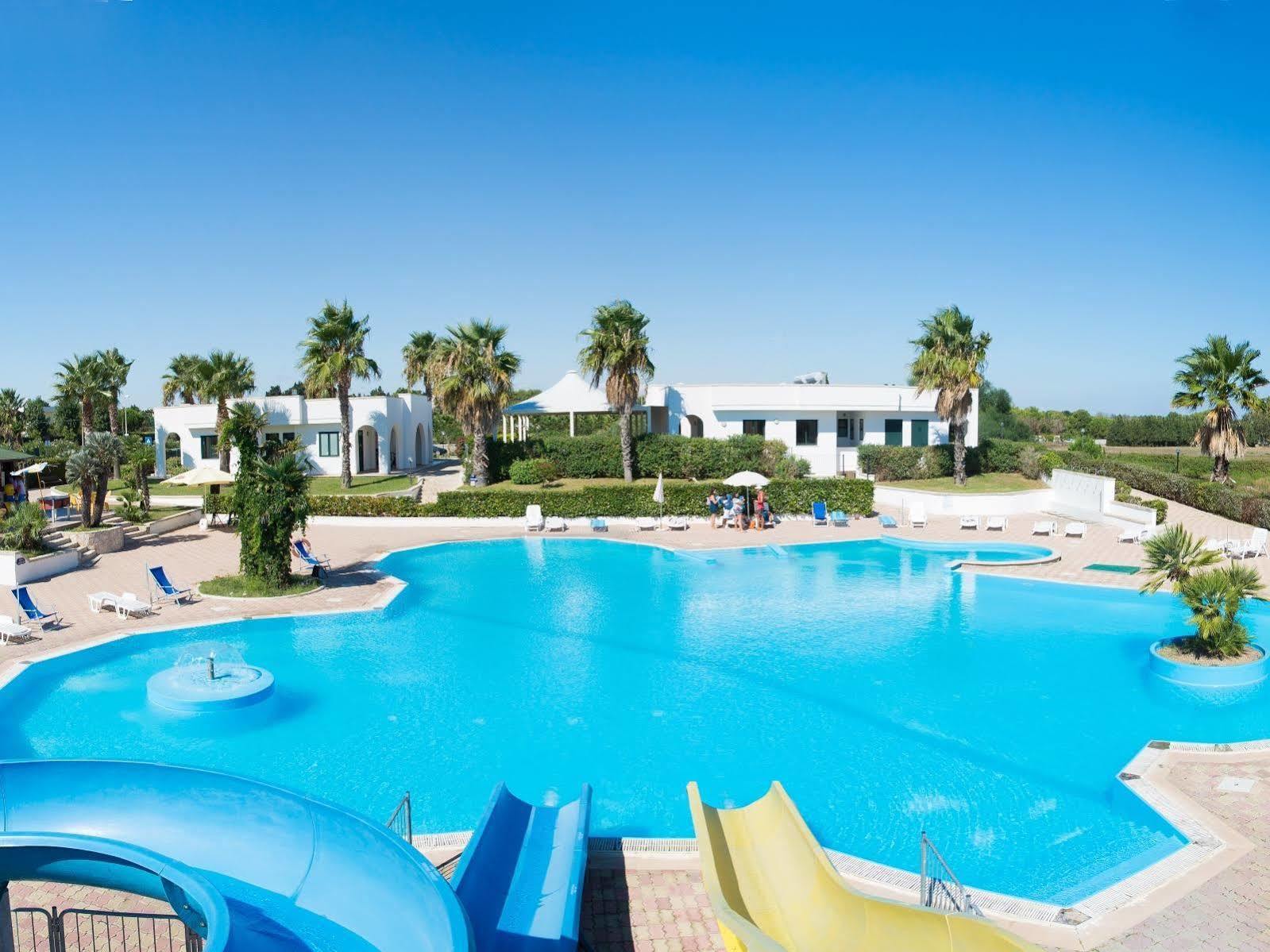 Alba Azzurra - Cdshotels Torre dell'Orso Exteriör bild