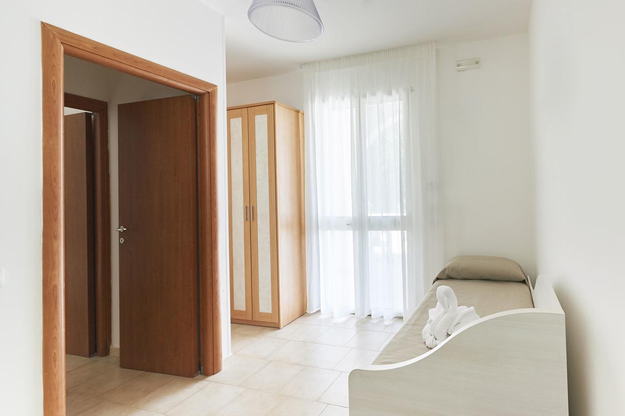 Alba Azzurra - Cdshotels Torre dell'Orso Exteriör bild